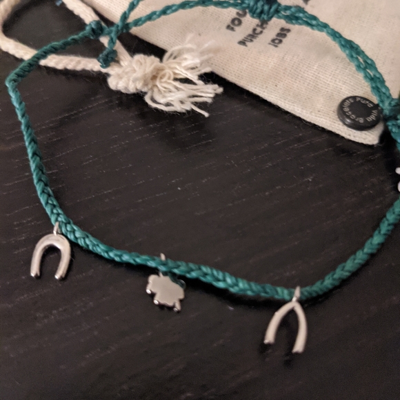 Pura Vida St Patrick's Day Charm Bracelet - Picture 6 of 7